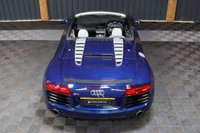 USED 2013 13 AUDI R8 4.2 SPYDER V8 QUATTRO 2d 424 BHP LOW MILEAGE STUNNING R8 SPYDER IN ESTORIL BLUE