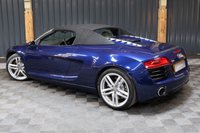 USED 2013 13 AUDI R8 4.2 SPYDER V8 QUATTRO 2d 424 BHP LOW MILEAGE STUNNING R8 SPYDER IN ESTORIL BLUE