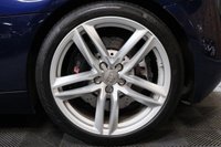USED 2013 13 AUDI R8 4.2 SPYDER V8 QUATTRO 2d 424 BHP LOW MILEAGE STUNNING R8 SPYDER IN ESTORIL BLUE