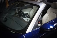 USED 2013 13 AUDI R8 4.2 SPYDER V8 QUATTRO 2d 424 BHP LOW MILEAGE STUNNING R8 SPYDER IN ESTORIL BLUE
