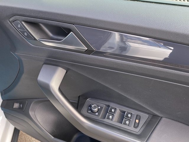 View our VOLKSWAGEN T-ROC