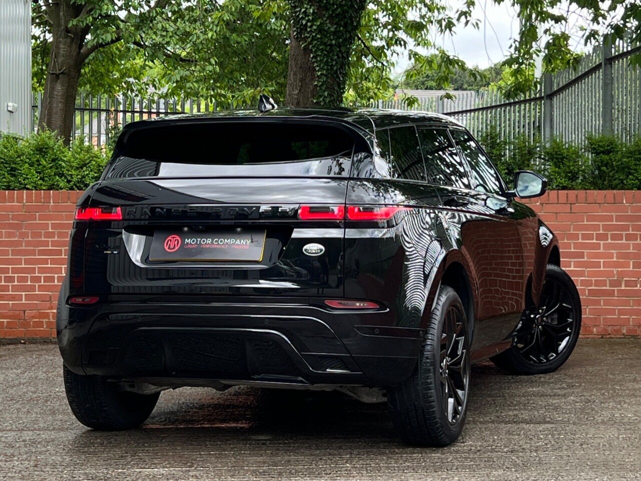 2019 19 LAND ROVER RANGE ROVER EVOQUE 2.0L R-DYNAMIC SE 5d AUTO 178 BHP