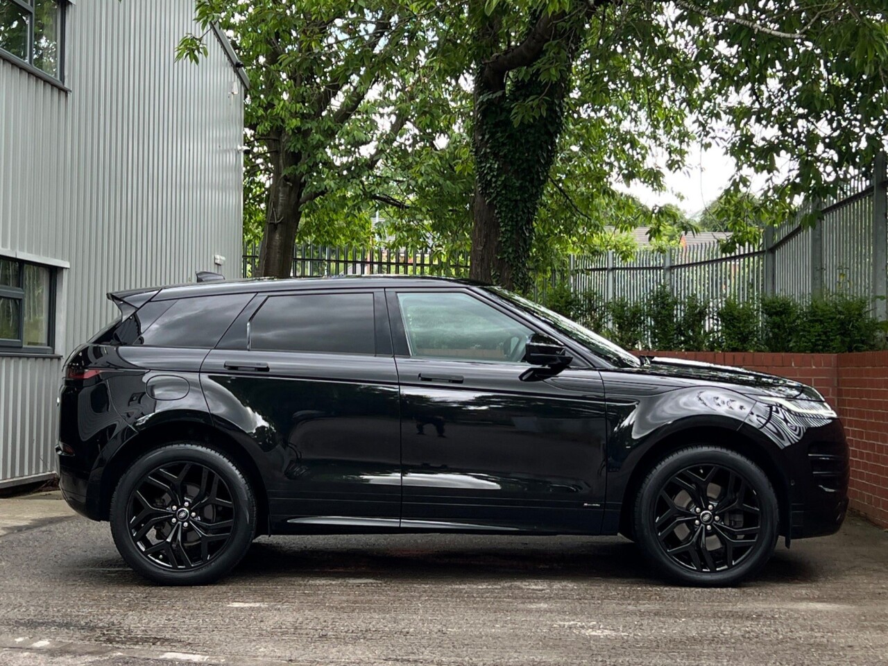 2019 19 LAND ROVER RANGE ROVER EVOQUE 2.0L R-DYNAMIC SE 5d AUTO 178 BHP