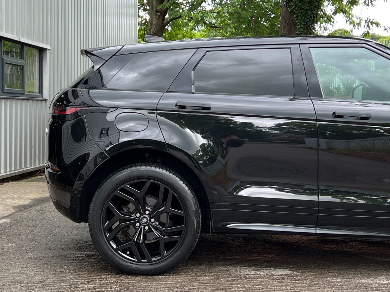 2019 19 LAND ROVER RANGE ROVER EVOQUE 2.0L R-DYNAMIC SE 5d AUTO 178 BHP