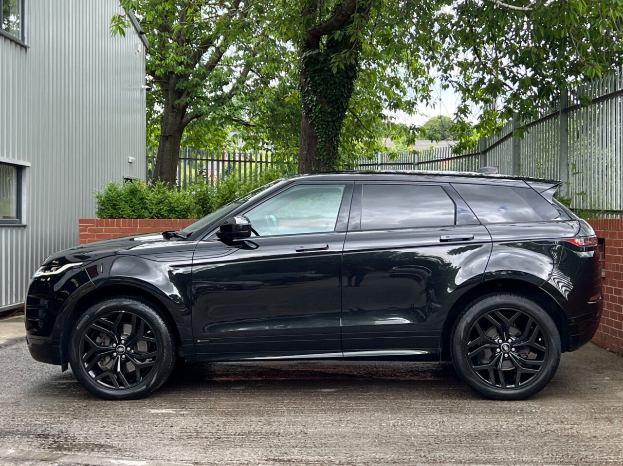 2019 19 LAND ROVER RANGE ROVER EVOQUE 2.0L R-DYNAMIC SE 5d AUTO 178 BHP