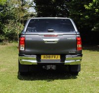 USED 2018 18 TOYOTA HI-LUX 2.4 INVINCIBLE 4WD D-4D DCB 4d 147 BHP www.suffolkcarcentre.co.uk - Located at Reydon