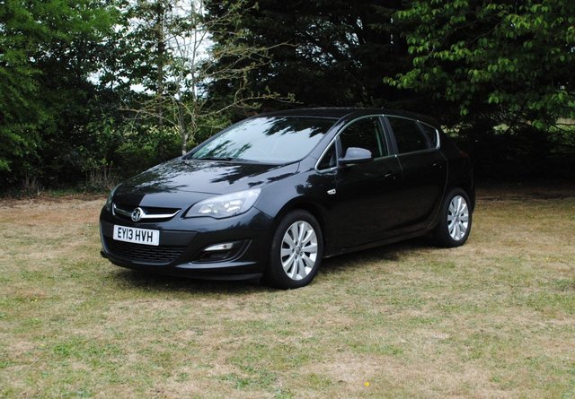 2013 13 Vauxhall Astra 1.7 TECH LINE CDTI ECOFLEX S/S 5d 108 BHP