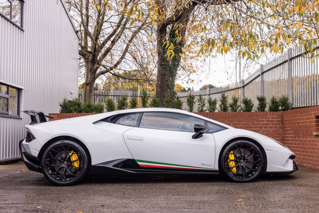 2018 18 LAMBORGHINI HURACAN 5.2 V10 LP 640-4 Performante LDF 4WD (s/s) 2dr