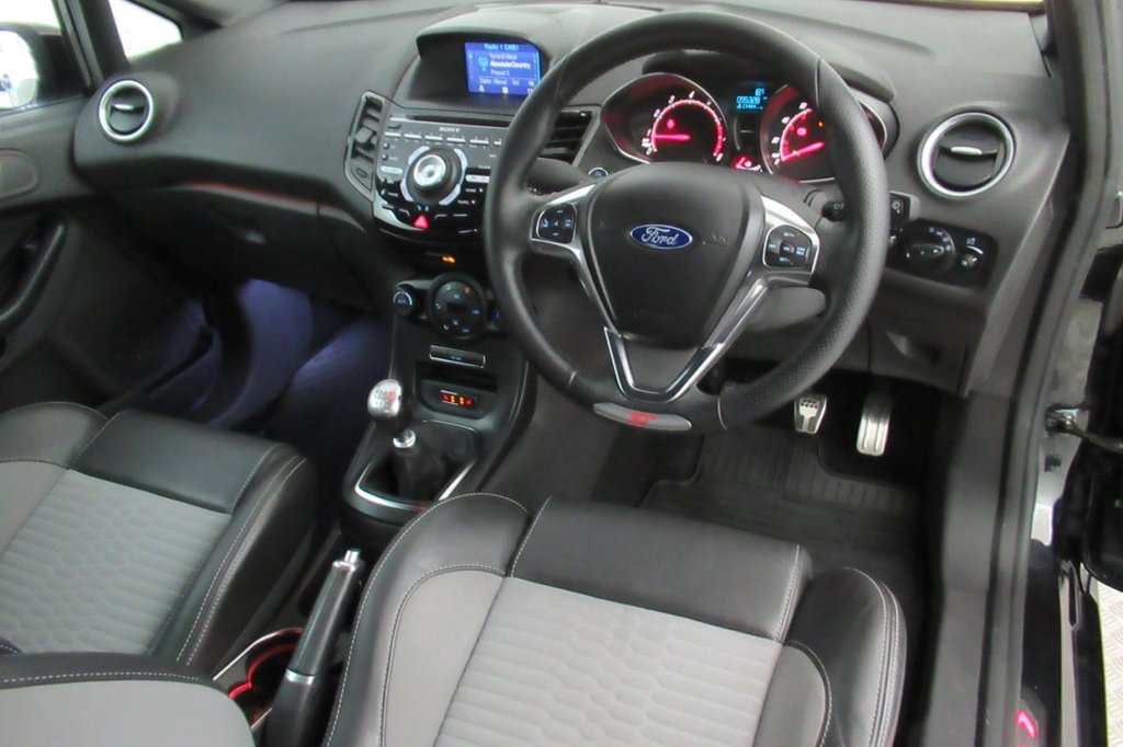 USED 2015 64 FORD FIESTA 1.6 ST-3 3d 180 BHP 