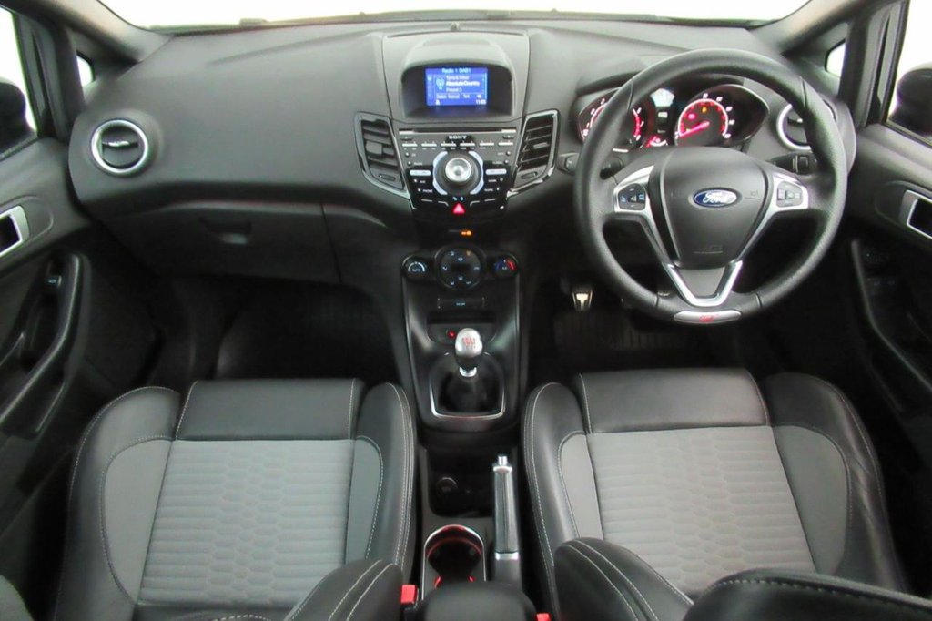 USED 2015 64 FORD FIESTA 1.6 ST-3 3d 180 BHP 