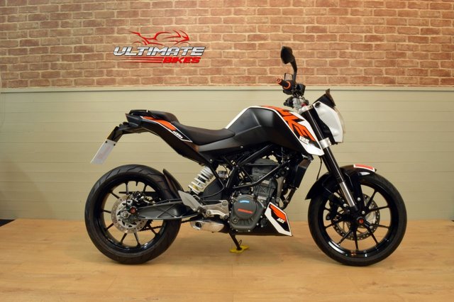 2016 Ktm 125 Duke - Low Mileage - 2300 