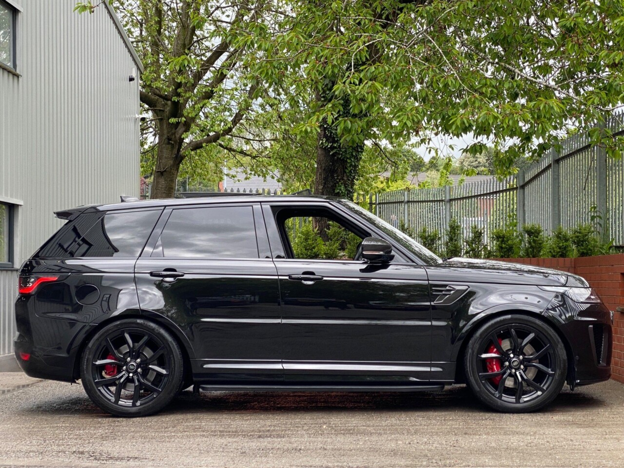 2019 11 LAND ROVER RANGE ROVER SPORT 5.0L SVR 5d AUTO 567 BHP