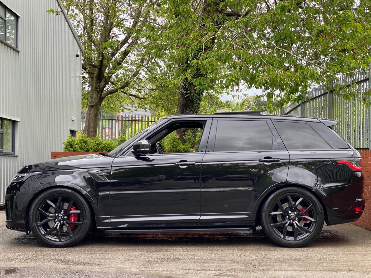 2019 11 LAND ROVER RANGE ROVER SPORT 5.0L SVR 5d AUTO 567 BHP