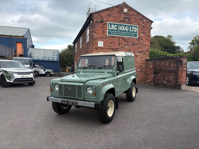 View our LAND ROVER DEFENDER