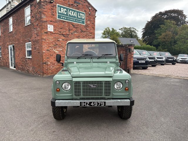 View our LAND ROVER DEFENDER