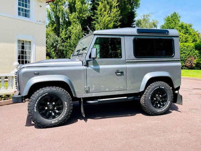 View our LAND ROVER DEFENDER