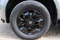 USED 2020 70 NISSAN NAVARA 2.3 DCI N-GUARD SHR DCB 188 BHP AUTO, SUNROOF, REAR COVER, FSH