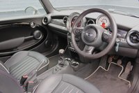 USED 2012 12 MINI HATCH COOPER 1.6 LONDON 2012 EDITION 3d 120 BHP 2 Owners, 6 Services, &pound;3600 of Extras, CHILI Pack, Heated Leather Seats, Bluetooth