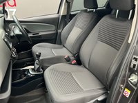 USED 2016 66 TOYOTA YARIS 1.3 VVT-I DESIGN 5d 99 BHP SAT NAV