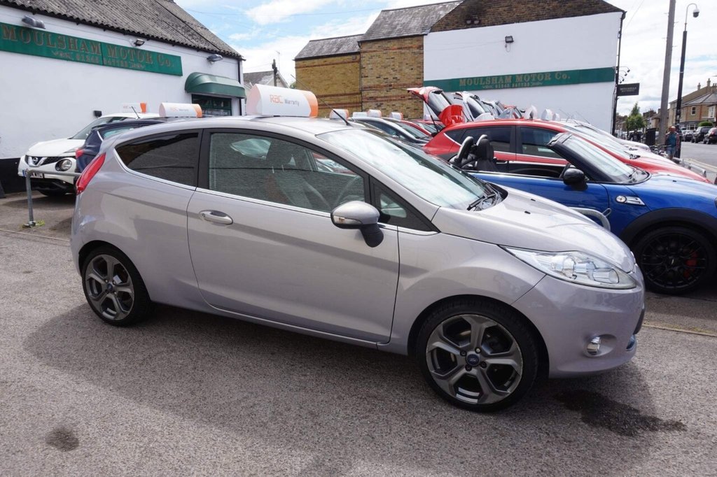 USED 2012 62 FORD FIESTA 1.4L TITANIUM TDCI 3d 69 BHP Â£20 ROAD TAX!!