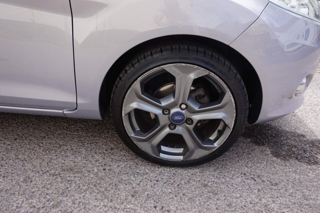 USED 2012 62 FORD FIESTA 1.4L TITANIUM TDCI 3d 69 BHP Â£20 ROAD TAX!!