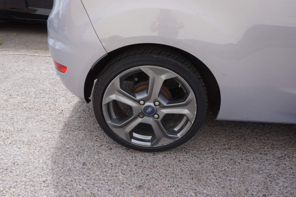 USED 2012 62 FORD FIESTA 1.4L TITANIUM TDCI 3d 69 BHP Â£20 ROAD TAX!!