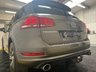 USED 2013 13 VOLKSWAGEN TOUAREG 3.0 V6 R-LINE TDI BLUEMOTION TECHNOLOGY 5d 242 BHP 2 KEYS / SAT NAV / HEATED SEATS