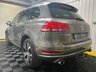 USED 2013 13 VOLKSWAGEN TOUAREG 3.0 V6 R-LINE TDI BLUEMOTION TECHNOLOGY 5d 242 BHP 2 KEYS / SAT NAV / HEATED SEATS