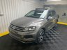 USED 2013 13 VOLKSWAGEN TOUAREG 3.0 V6 R-LINE TDI BLUEMOTION TECHNOLOGY 5d 242 BHP 2 KEYS / SAT NAV / HEATED SEATS