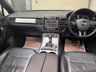 USED 2013 13 VOLKSWAGEN TOUAREG 3.0 V6 R-LINE TDI BLUEMOTION TECHNOLOGY 5d 242 BHP 2 KEYS / SAT NAV / HEATED SEATS