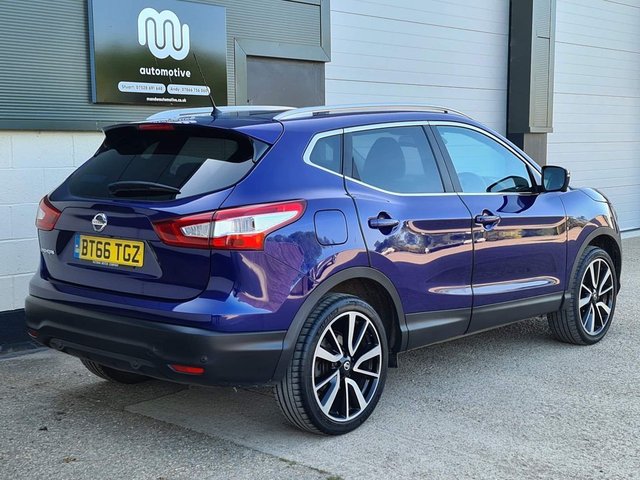View our NISSAN QASHQAI