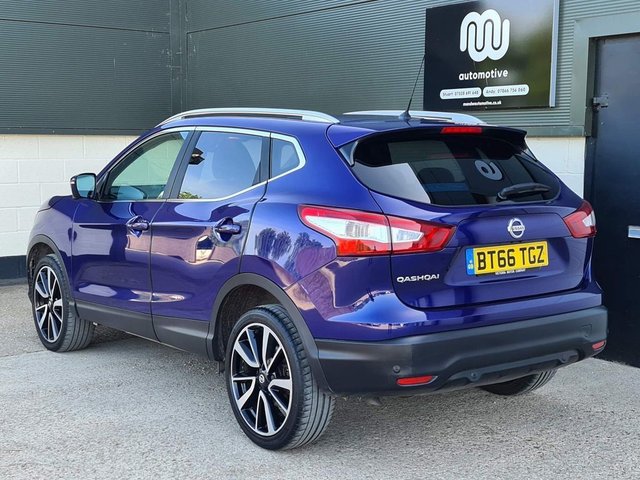 View our NISSAN QASHQAI