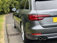 USED 2018 18 AUDI A4 2.0 AVANT TDI QUATTRO S LINE 5d 188 BHP Satellite Navigation 4WD DAB
