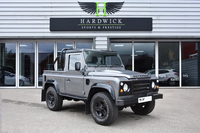 2010 10 Land Rover Defender 2.4 90 SWB 2d 121 BHP