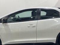 USED 2015 15 HONDA CIVIC 1.6 I-DTEC BLACK EDITION 5d 118 BHP Striking Pearlecent Orchid white, Gloss black Alloy wheels
