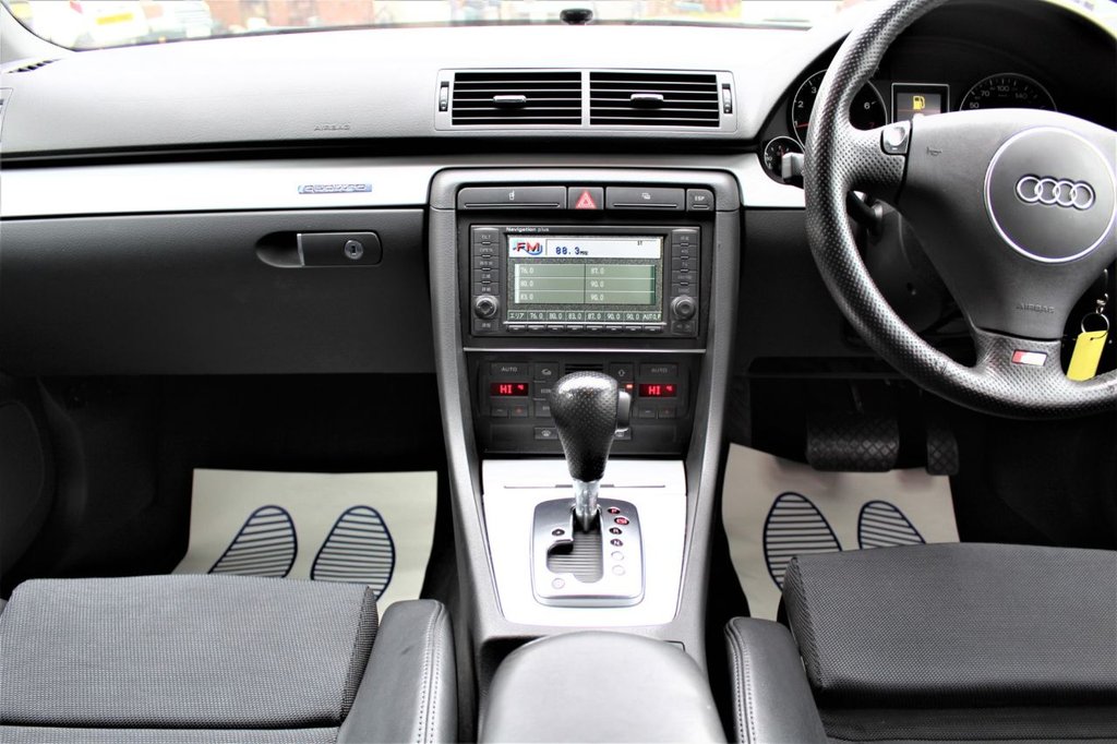 Audi A4 Quattro 2004 Interior