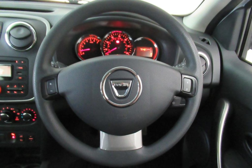 USED 2015 15 DACIA SANDERO 1.5 LAUREATE DCI 5d 90 BHP 