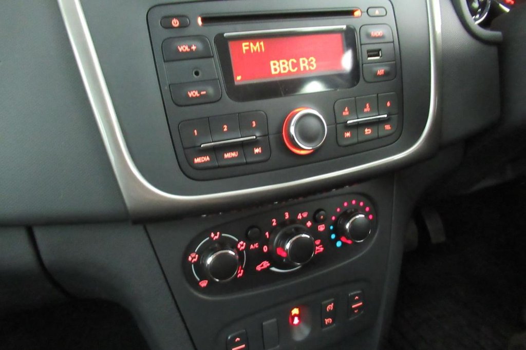 USED 2015 15 DACIA SANDERO 1.5 LAUREATE DCI 5d 90 BHP 