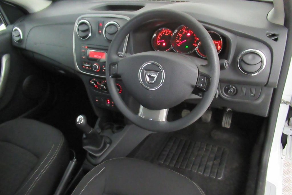 USED 2015 15 DACIA SANDERO 1.5 LAUREATE DCI 5d 90 BHP 
