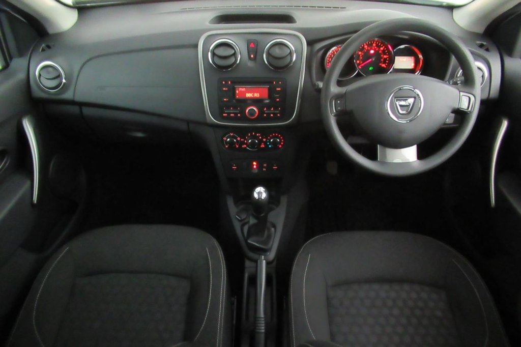 USED 2015 15 DACIA SANDERO 1.5 LAUREATE DCI 5d 90 BHP 