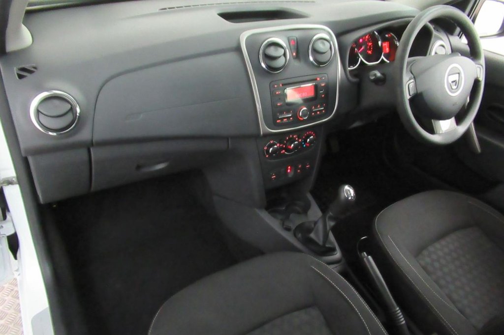 USED 2015 15 DACIA SANDERO 1.5 LAUREATE DCI 5d 90 BHP 