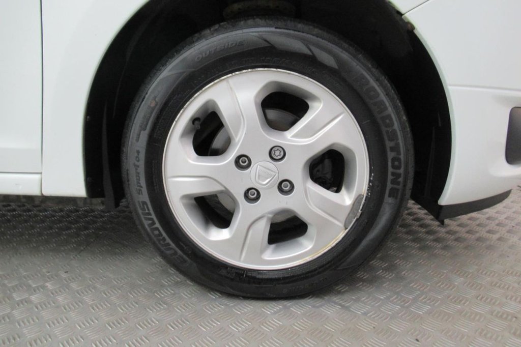 USED 2015 15 DACIA SANDERO 1.5 LAUREATE DCI 5d 90 BHP 