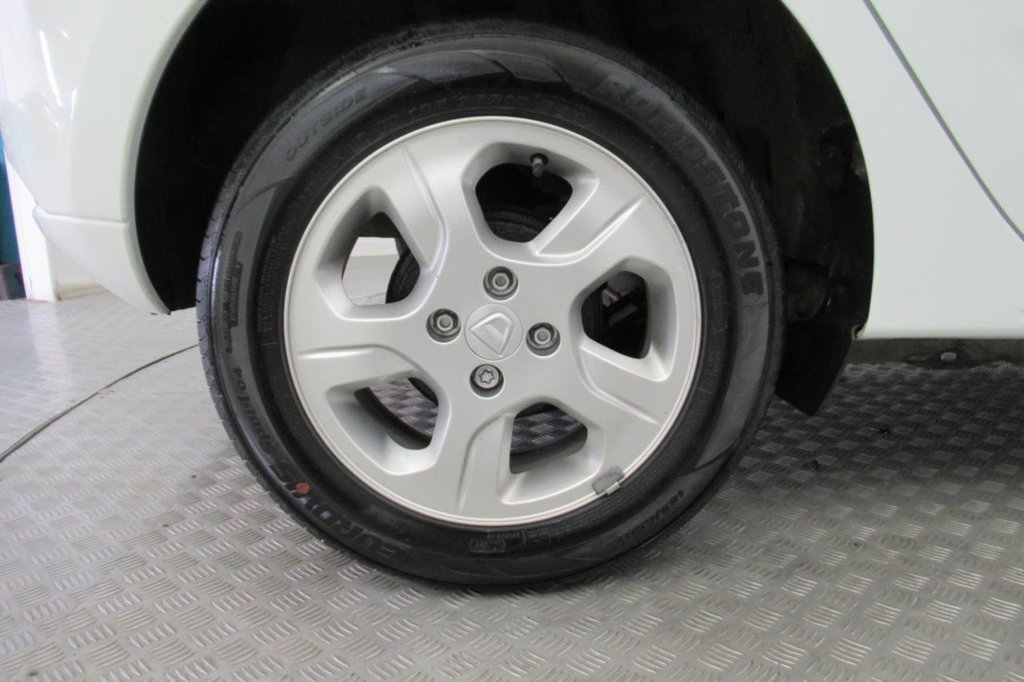 USED 2015 15 DACIA SANDERO 1.5 LAUREATE DCI 5d 90 BHP 