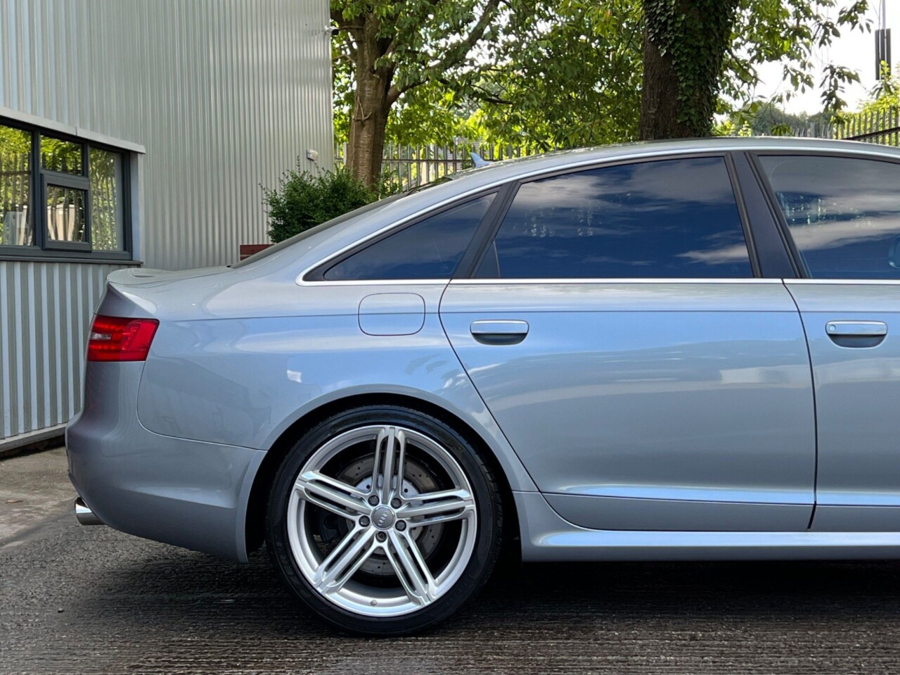 2009 09 AUDI A6 5.0L RS6 QUATTRO 4d AUTO 572 BHP