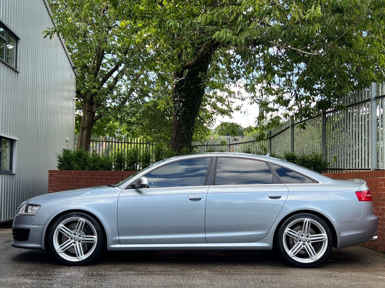 2009 09 AUDI A6 5.0L RS6 QUATTRO 4d AUTO 572 BHP