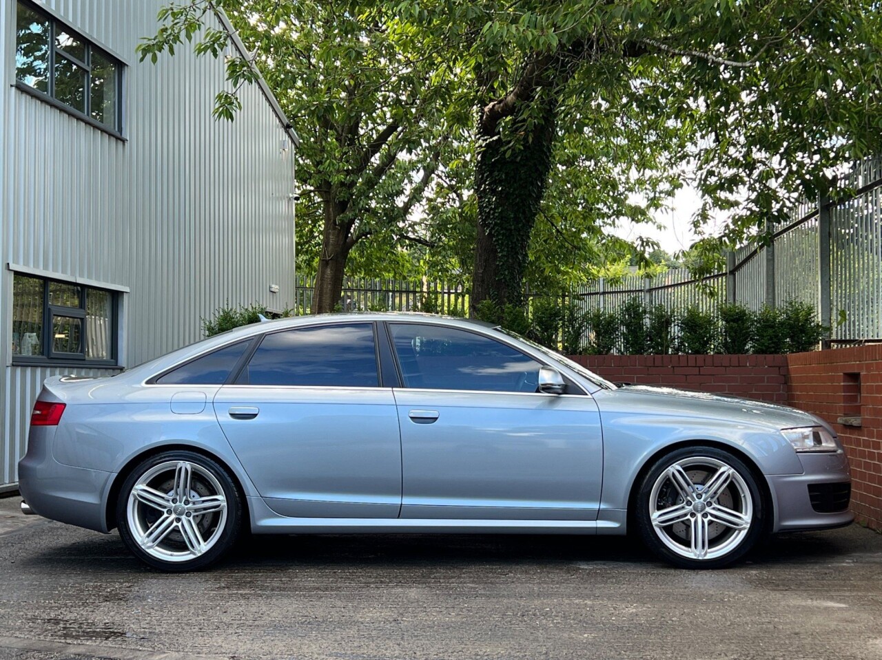 2009 09 AUDI A6 5.0L RS6 QUATTRO 4d AUTO 572 BHP