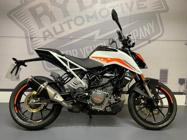 2021 71 KTM 390 Duke MY21
