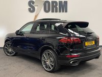 USED 2017 67 PORSCHE CAYENNE | NO 13 | 3.0 D V6 PLATINUM EDITION TIPTRONIC S 5d 258 BHP Beautiful Black Platinum Edition