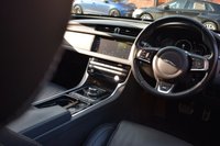 USED 2016 13 JAGUAR XF 3.0 V6 S 4d 296 BHP PAN ROOF / PRO NAV / MERIDIAN