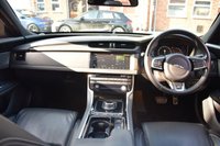 USED 2016 13 JAGUAR XF 3.0 V6 S 4d 296 BHP PAN ROOF / PRO NAV / MERIDIAN